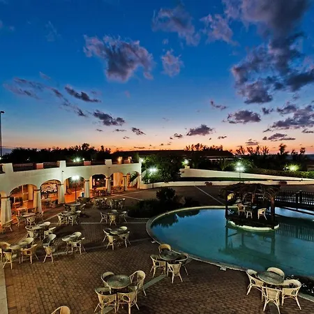 La Noire Aparthotel 4*