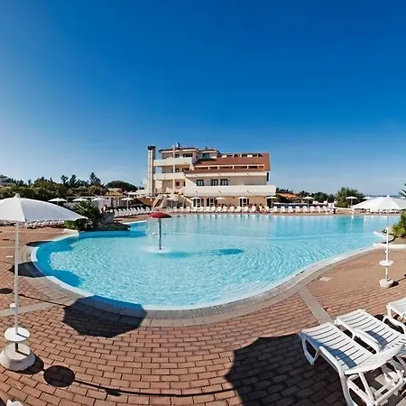 La Noire Apartahotel 4*