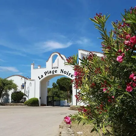 La Noire Apartahotel