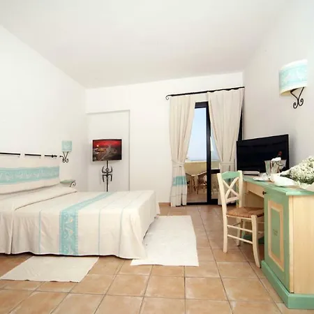 La Noire Apartahotel